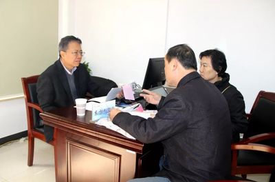 专业问题 专业解答——“东方大律师”杨浦法律援助工作室为企业管理提供免费法律咨询服务